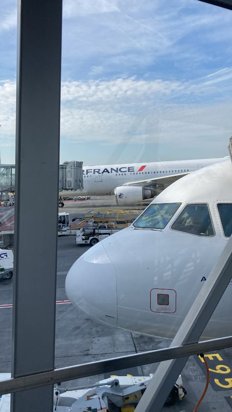 France Airport, Paris Airport, Plane Window, Black Travel, Air France, Strasbourg, Travel Aesthetic, Travel Pictures, Paris France