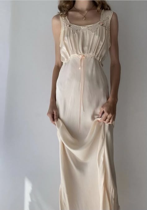 Silk Dress Vintage, Vintage Nightgown, Vintage Wardrobe, Dress Aesthetic, Ivory Silk, Silk Gown, Romantic Dress, Beautiful Lingerie, Dream Dress