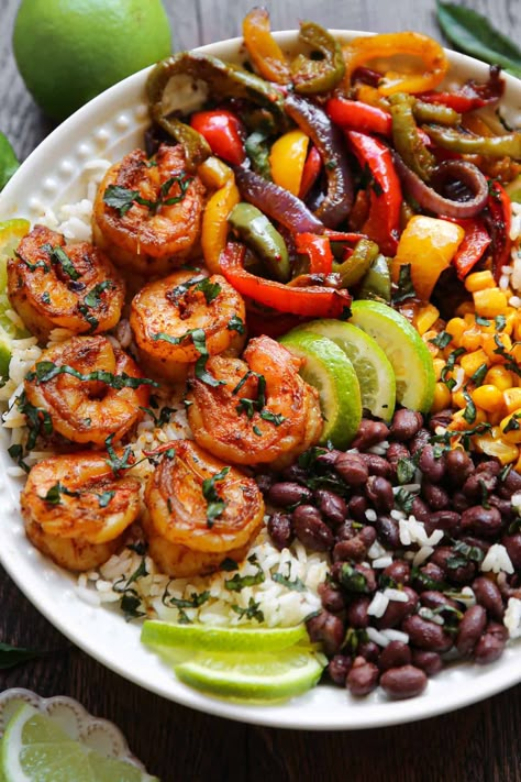 Shrimp Fajita bowl with bell peppers, red onions, black beans, corn, rice, and lime slices. Shrimp Fajita Bowl, Corn And Rice, Corn Rice, Black Beans Corn, Shrimp Fajitas, Fresh Eats, Fajita Bowls, Adult Lunches, Rice Bowls Recipes