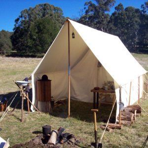 Bob Ellis' focus on canvas period tents - Southern Cross Free Trappers Canvas Tent Diy, What To Bring Camping, Viking Tent, Canvas Tents, Diy Tent, Wall Tent, Big Tents, Bushcraft Gear, Tent Awning