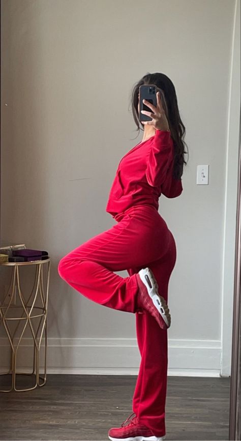 #red #juicy #juicycutoure #tracksuit #parishilton #hot #airmax #nike #sneakers #winterfit #aesthetic #outfitinspo #outfit #fitcheck Juicy Tracksuit Outfit, Red Juicy Couture Tracksuit, Mgk Outfits, Heart Tracksuit, Hockey Game Outfits, Copenhagen Style Fall, Sweat Set Outfits, Bedazzled Y2k, Red Ootd