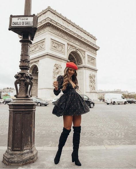 Winter Street Styles, Pop Rocky, Louise Ebel, Paris Winter, Winter Street, Europe Outfits, Paris Pictures, Paris Mode, Winter Mode