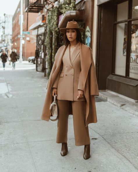 Sarah Langa, Stylish Black Women, African Luxury, African Designers, Work Outfit Office, Morning Mood, Naija Fashion, Monochrome Outfit, Celebrity Trends