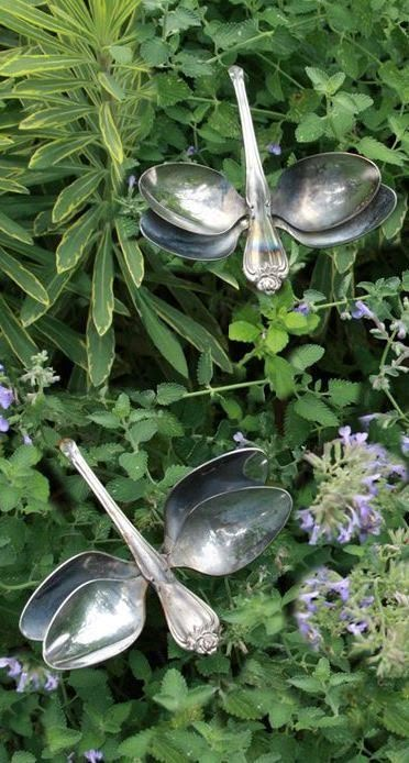 Metal Garden Art Ideas, Old Silverware, Dragon Fly Craft, Silverware Art, Spoon Art, Garden Art Ideas, Dragonfly Art, Metal Garden Art, Diy Upcycle