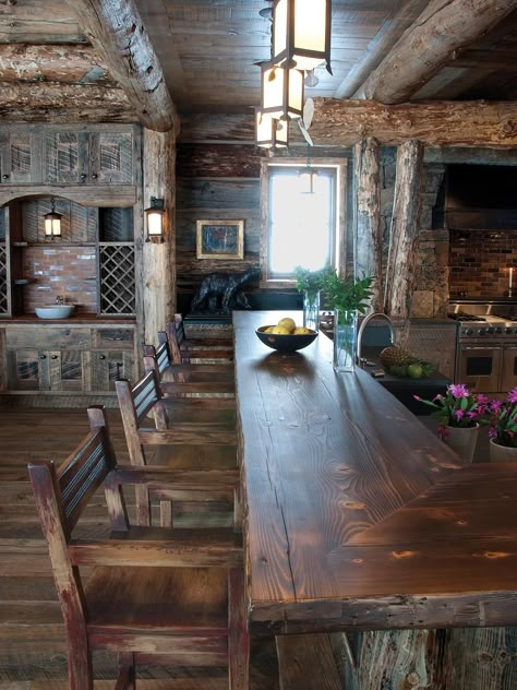 HGTV has inspirational pictures, ideas and expert tips on the best kitchen countertop options for every style and every budget. Old Log Cabin, Dapur Rustic, Best Kitchen Countertops, Wooden Countertops, Cabin Living, Log Cabin Homes, Wood Countertops, Design Del Prodotto, Rustic Living