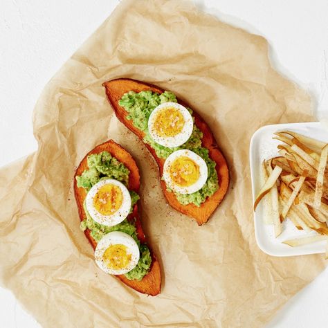 Avocado Sweet Potato Toast Sweet Potato Breakfast Recipes, Avocado Sweet Potato, Avocado Egg Recipes, Potato Breakfast Recipes, Potato Toast, Clean Eating Plans, Sweet Potato Slices, Sweet Potato Toast, Sweet Potato Breakfast