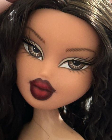 Bratz Doll Icon, Doll Icon, Bratz Outfit, Bratz Doll Makeup, Bratz Makeup, Black Bratz Doll, Bratz Doll Outfits, Brat Doll, Bratz Girls