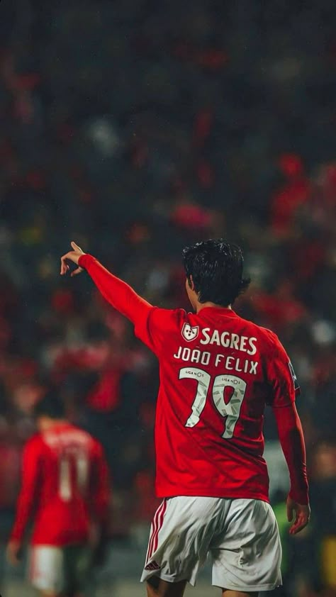 Sl Benfica Wallpaper, Wallpaper Benfica, Joao Felix Wallpaper, Benfica Wallpaper, Football Wallpapers, Soccer Guys, Football Wallpaper, Hottest Guy Ever, World Of Sports