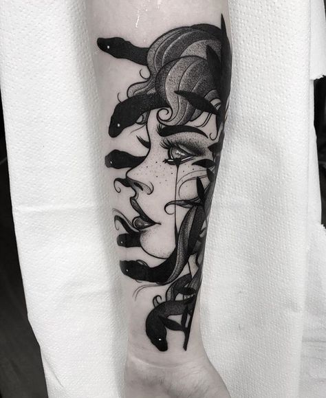 Medusa Tattoo Design, Dibujos Tattoo, Shape Tattoo, Muster Tattoos, Medusa Tattoo, Madrid Barcelona, Tattoo Designs And Meanings, 문신 디자인, Pattern Tattoo