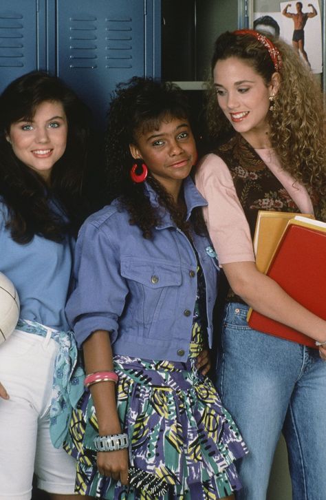 Jessie Spano, Lark Voorhies, Elizabeth Berkley, Tiffani Amber Thiessen, Kelly Kapowski, Tiffani Thiessen, Pom Pom Girl, Female Friendship, 20th Century Fashion