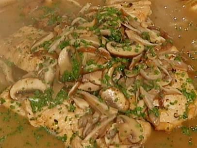 Chicken Marsala.... I use Emeril's Creole Seasoning recipe (Essence) for a lot of dishes. Emeril Lagasse Recipes, Pancit Canton, Chicken Marsala Recipe, Chicken With Mushrooms, Marsala Sauce, Ravioli Filling, Marsala Recipe, Marsala Chicken Recipes, Emeril Lagasse