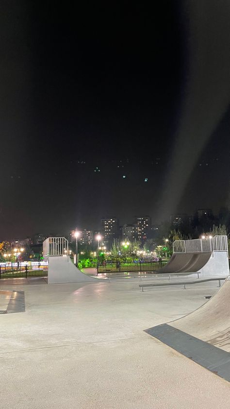 #night #skateboard #skateboarding Skate Park Aesthetic, James Hawthorne, Park Aesthetic, Skateboard Park, Skateboard Aesthetic, London Life, Skate Park, Nirvana, London England