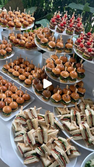 Finger Food Table Decoration, How To Display Bread Rolls At A Party, Homemade Wedding Appetizers, Wedding Food Stations Appetizers, Lunch Spread For Guests, Party Table Snacks, Easy Wedding Appetizers, Sandwich Platters For Parties, Diy Wedding Appetizers