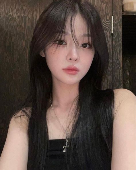 selfie | girls | girls aesthetic dp | girls dpz | girls korean | girls eyes | girls just wanna have fun | female | female face claims | female gojo | female 007 | female zoro Makeup Ala Korea, Korean Picture, Korean Face, Simple Makeup Looks, Beautiful Eye Makeup, Model Face, Stunning Eyes, Cute Eyes