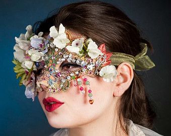 floral mask Fairy Mask Aesthetic, Masquerade Mask Floral, Masquerade Mask Flowers, Flower Mask Masquerade, Diy Mask Costume, Floral Masquerade Mask, Masquerade Mask Ideas, Colorful Couture, Diy Masquerade Mask