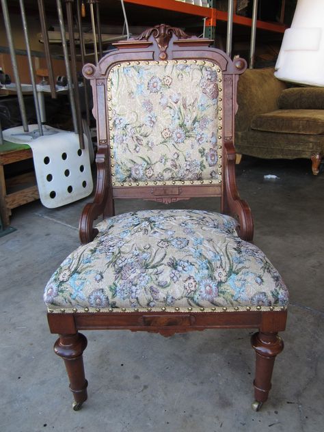 Eastlake Chair, Parlor Ideas, Eastlake Furniture, Parlor Chair, Country Cottages, Beautiful Dining Rooms, Victorian Furniture, French Country Cottage, Chair Upholstery