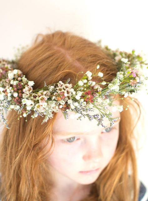 Floral Head Wreath | DIY flower crown for your wedding or outdoor music festival hair accessory? You decide! Flower Garland Hair, Floral Head Wreath, Flower Head Wreaths, Rustic Wedding Ideas, Diy Wedding Hair, Hair Garland, Wedding Ceremony Ideas, Diy Flower Crown, Country Wedding Decorations