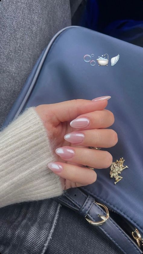 Feminine Nails, Nails June, Deer Nails, Glossy Nails, Acrylic Nails Nude, Pearl Nail, Chic Manicure, Bridesmaids Nails, Light Feminine