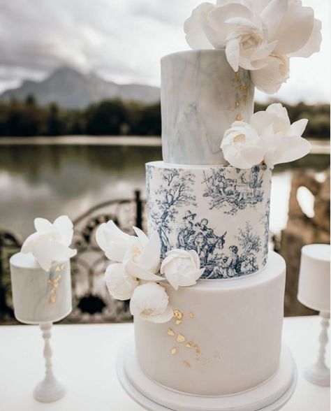 Chinoiserie Wedding, Geometric Cake, Hand Painted Cakes, Wedding Cake Ideas, Marble Wedding, Wedding Cakes Blue, Gorgeous Wedding Cake, Chinese Pottery