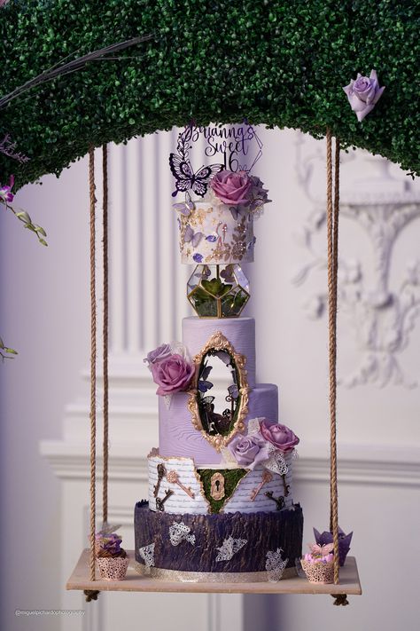 Butterfly Themed Quinceanera, Quince Theme Ideas, Forest Theme Cakes, Enchanted Forest Theme Party, Enchanted Forest Cake, Enchanted Forest Quinceanera Theme, Enchanted Forest Quinceanera, Fondant Butterfly, Forest Theme Party