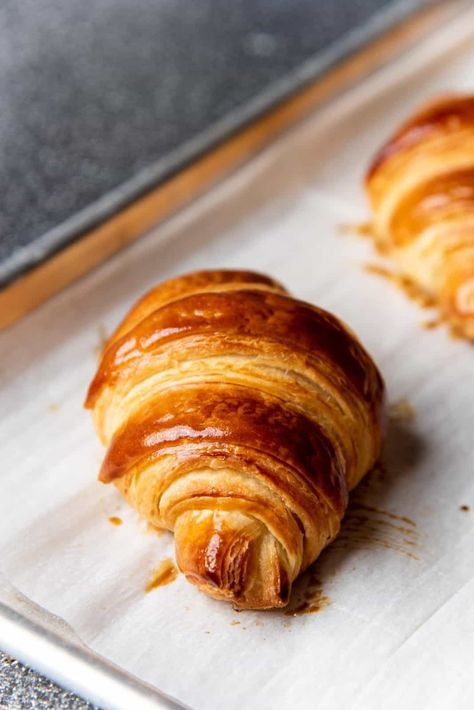 Homemade French Croissants (step by step recipe) - The Flavor Bender Trashcan Nachos, Easy Croissant Recipe, Crossant Recipes, French Croissants, Making Croissants, European Butter, French Croissant, Homemade Croissants, Butter Croissant