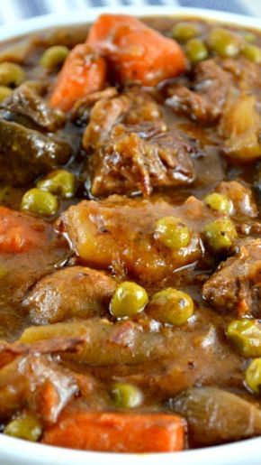 Easy Crockpot Beef Stew ~The gravy is thick and rich and deliciously beefy. It’s loaded with lots of mushrooms, potatoes, carrots, peas and great herbs! Easy Crockpot Beef Stew, Crockpot Beef Stew, Beef Stew Crockpot, Pot Beef Stew, Potatoes Carrots, Slow Cooker Beef Stew, Crockpot Recipes Beef, Crockpot Beef, Crockpot Dishes