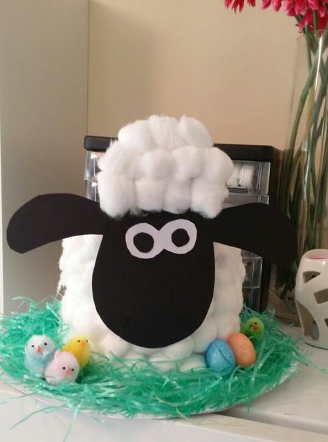 Shaun the sheep easter bonnet Boys Easter Hat, Easter Bonnet Ideas, Easter Bonnets For Boys, Easter Bonnet Competition, Easter Hat Parade, Holiday Crafts Easter, Easter Egg Hunt Party, Crazy Hat Day, Nursery Activities