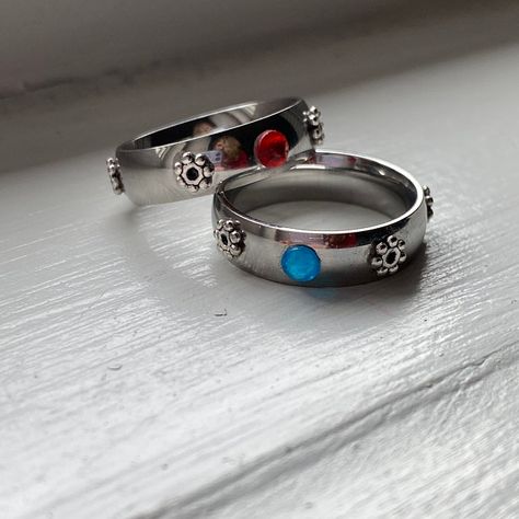 Anime Howls Moving Castle, Howls Moving Castle Ring, Anime Wishlist, Howl Cosplay, Sophie And Howl, Styled Clothes, Castle Ring, Howl Pendragon, Cosplay Couple