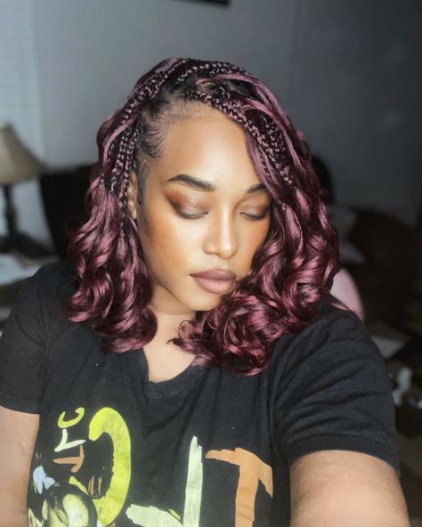 Panache 🤌🏾 😍🔥…Knotless French Curl Bob… On the one and only Shone K The Braider 💋 . . @styles_by_sarai on pre-parting my hair 🫶🏾 @zuryhollywood : Color-SOM BURGUNDY 🙌🏾 . . . #jaxbraider #frenchcurlsbraids #frenchcurlbraids #duvalbraider #jacksonvillebraider #904braids #duvalbraids #knotlessboxbraids #shortbraids #zury #zuryhollywood #zuryhair Pre Parting, Curl Bob, French Curls, Latest Hair Braids, Curled Bob, 4 Braids, French Curl, Short Braids, Latest Hair