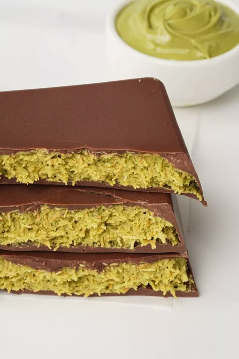 Dubai Chocolate Bar Viral Recipe - Tales of Sweets Glucose Free Recipes, Chocolate Bar Recipes, Sahara Dessert, Dubai Cake, Kataifi Pastry, Restaurant Desserts, Overnight Oats Recipe Easy, Overnight Oat Recipes, Chocolate Bar Recipe