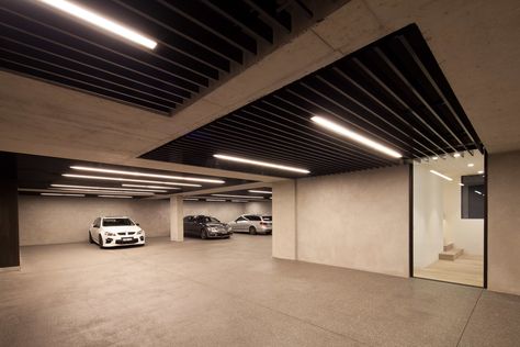 Parking Ideas, Underground Building, Cars Inside, Pashmina Saree, Parking Building, Home Gym Design Garage, Underground Garage, Brighton Houses, Car House