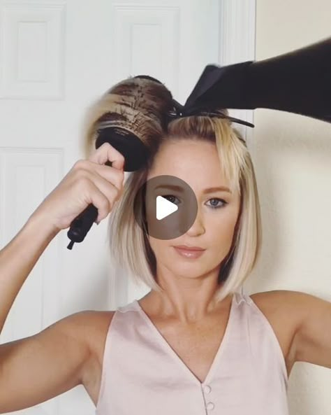 Blonde Short Fine Hair, Blowout For Medium Length Hair, How To Fix Bob Hair, How To Use Round Brush On Hair, Bluntcut Bob Styling, How To Do A Blow Out On Shoulder Length Hair, How To Blow Out Medium Length Hair Round Brush, Inverted Bob Fine Hair, Blow Dry Bob For Volume