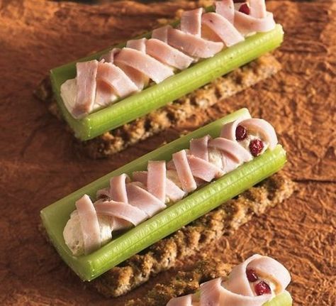 64 Healthy Halloween Snack Ideas For Kids (Non-Candy) Healthy Halloween Candy, Celery Snacks, Snack Halloween, Mummy Recipes, Halloween Snacks For Kids, Healthy Halloween Treats, Snack Hacks, Healthy Halloween Snacks, Halloween Snack