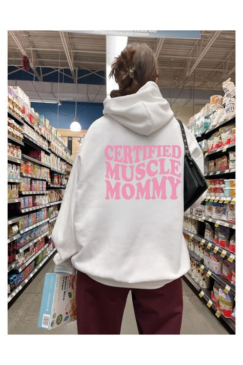 Elevate your gym style with our "Certified Muscle Mommy" jumper! Designed to empower and inspire, this jumper is perfect for women who love to go to the gym and excel in powerlifting, weightlifting, bodybuilding, and strength training. Whether you're smashing deadlifts, crushing squats, or conquering any challenge. gift for her gymrat #CertifiedMuscleMommy #GymApparelForWomen #PowerliftingWomen #Weightlifting #Bodybuilding #StrengthTraining #EmpoweringWorkout #FitnessEnthusiast #WomenInFitness Gym Pump Cover, Power Lifting Women, Gym Pump, Muscle Mommy, Gym Apparel, Thick Thighs Save Lives, Pump Cover, Love Clothing, Body Building Women