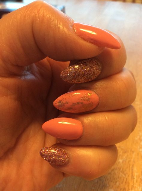 Coral And Gold Nails, Nails With Gold Flakes, Foil Nail Designs, Nails With Gold, Coral Nails, Lovely Nails, Coral And Gold, Foil Nails, Orange Nails