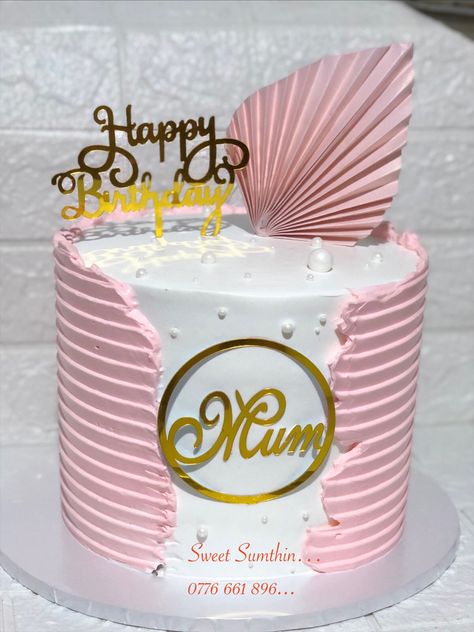 Happy Birthday Mum Cakes, Cakes For Mums Birthday, Cake For Mummy Birthday, Heaven Cake Design, Mummy Birthday Cake, Cake Design For Women, Cake Designs For Mom Birthday, Cake Design For Mom, Retirement Cakes Ideas For Women