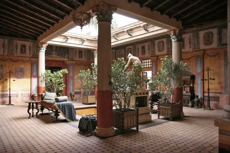 film decor - Set Decorators Society of America Ancient Rome Interior, Roman Modern Interior Design, Architecture Greek Ancient, Agora Hypatia, Greco Roman Architecture, Ancient Greek Decor, Roman Villa Interior, Roman House Interior, Roman House Design