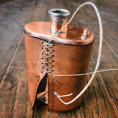 Behind the scenes. @patimuscloud this one is for you! #leathergoods #jacobbromwell #bexargoods #whiskeylover Flask Holder, Diy Leather Projects, Leather Flask, Gorgeous Leather, Large Leather Tote, Sewing Leather, Leather Skin, Market Tote, Blouse Diy