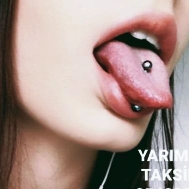 Tongue Ring Aesthetic, Snake Eyes Tongue Piercing Aesthetic, Gold Tongue Piercing, Piercings Tongue, Cute Tounge Peircings, Pearl Tongue Piercing, Tounge Pericings Aesthetic, Tongue Piercing Aesthetic, Tongue Piercings