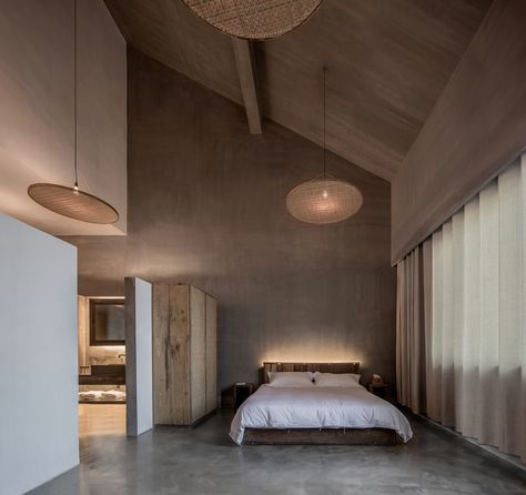 Pitched Roof Interior, Pitched Roof Bedroom, Interiors Minimalist, Roof Ceiling, Interior Design Student, 2 House, Double Height, Rattan Lamp, Light Shadow