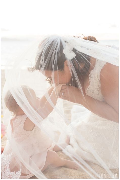 Wedding Portrait Poses, Bride Pictures, New Couple, Best Wedding Photography, Photography Flowers, Beach Wedding Photography, Beach Wedding Photos, Maui Wedding