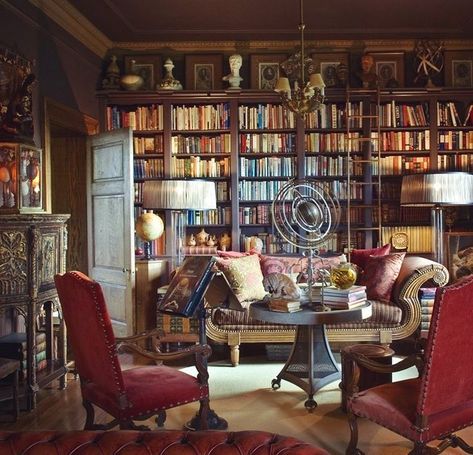 Cosy library Markham Roberts, Vintage Home Library, Sofa Pictures, Glam Pad, Library Room, American Interior, Home Library Design, Interior Remodel, Home Libraries