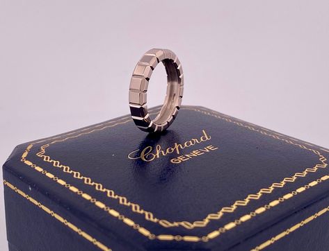 Chopard Ice Cube, Chopard Ring, Chopard Jewelry, Gold Sapphire Ring, Womens Bangles, Buying Gold, Solid Gold Ring, Solid Gold Rings, White Solid