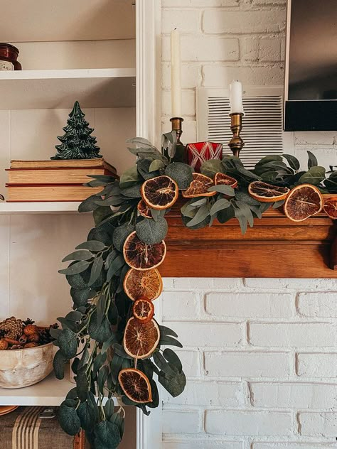 Citrus Garland Decor, Dried Citrus Garland Christmas, Dried Orange Chandelier, Dried Grapefruit Garland, Orange Peel Garland, How To Decorate With Garland, Fireplace Garland Ideas, Wyoming Christmas, Dried Orange Garland