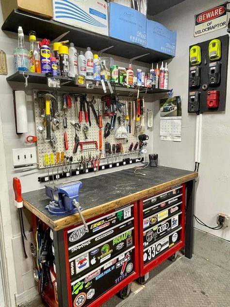 Maintenance Shop Organization, Mechanic Work Bench, Mechanic Workshop Ideas, Mechanic Garage Organization, Workshop Mancave, Mechanics Garage Organization, Garage Setup, Officine In Garage, Diy Garage Storage Ideas