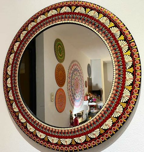 Mandala Mirror, Mirror Canvas Art, Painted Mirror Art, Dot Painting Tools, Easy Mandala Drawing, Art Mirror, Lippan Art, Mirror Crafts, Stone Art Painting