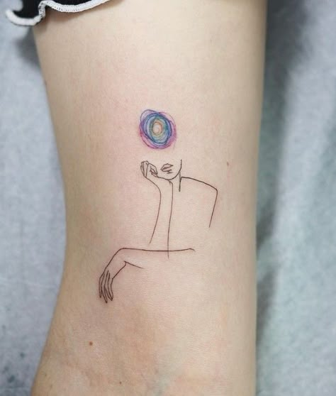 Small Tattoos Artistic, Space Brain Tattoo, Tattoo For Creative People, Brain Fine Line Tattoo, Psychologist Tattoo, Tattoo Sleeve Minimalist, Edgy Tattoos Grunge, Overthinking Tattoos, Deep Tattoo