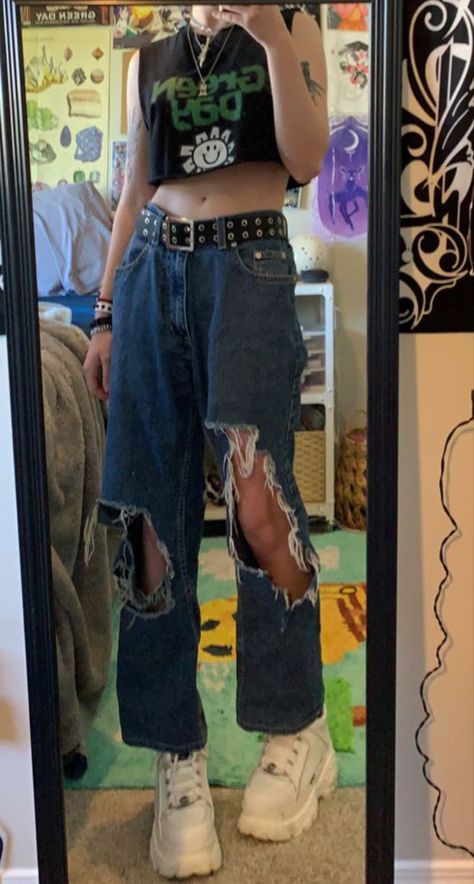 Color Grunge Outfits, Alternative Fashion 80s, Indie Rock Clothes, Enby Style Summer, How To Style Mens Jeans On Women, Midwest Grunge Outfit, Andro Summer Outfits, Southern Alternative Fashion, Grunge Rock Aesthetic Outfits