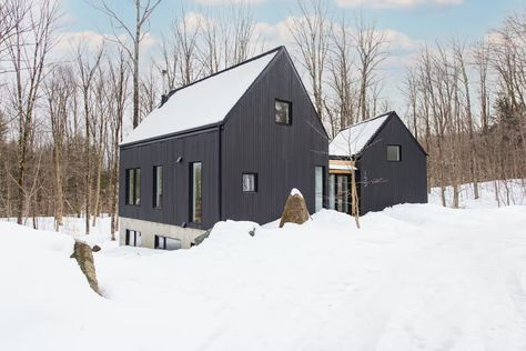 In Quebec, a Pair of Black Gables Form a Scandinavian-Inspired Cabin… - Dwell Scandinavian Barn House, Scandinavian House Exterior, Scandinavian House Plans, Modern Mountain Cabin, Scandinavian Modern House, Nordic Cabin, Scandinavian Home Design, Minimalist Cottage, Scandinavian Cabin