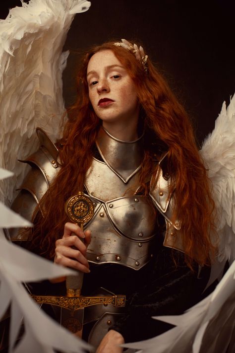 Photographie Portrait Inspiration, Female Knight, Human Reference, Fantasy Photography, Poses References, Human Poses, Pose Reference Photo, Art Poses, Portrait Inspiration